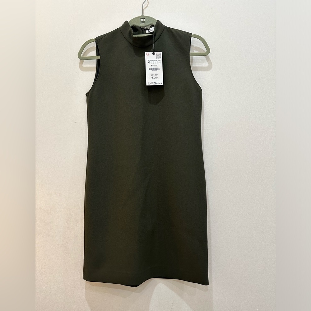 NWT - Dark green sleeveless shift dress